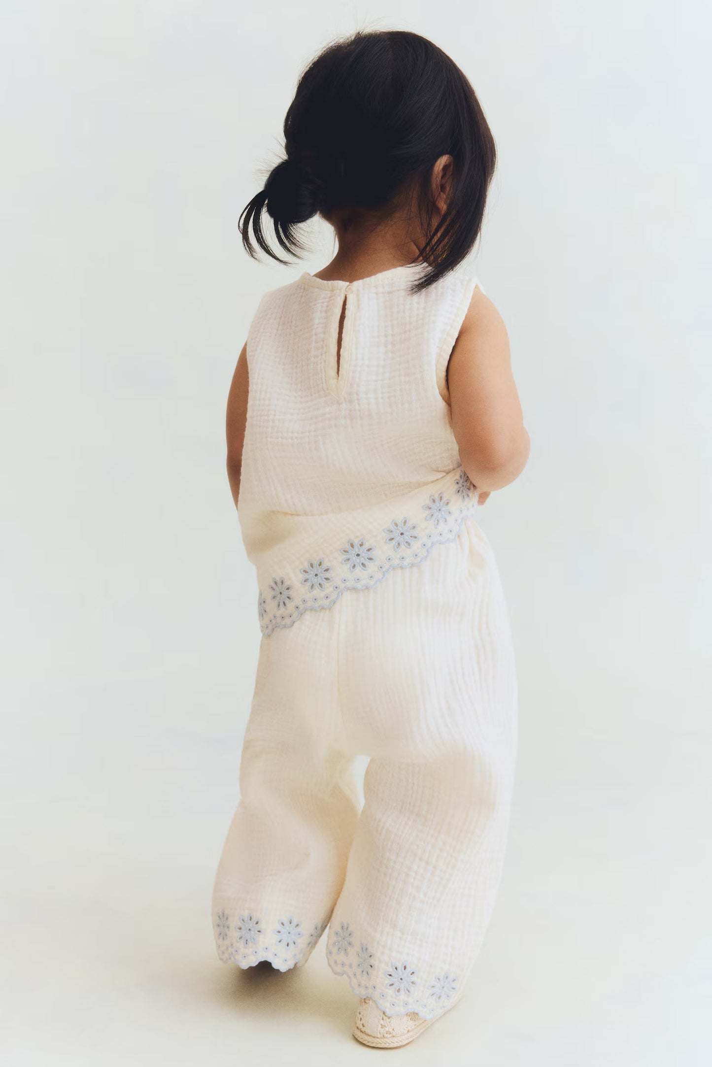 2-Piece Embroidered Cotton Muslin Newborn Set